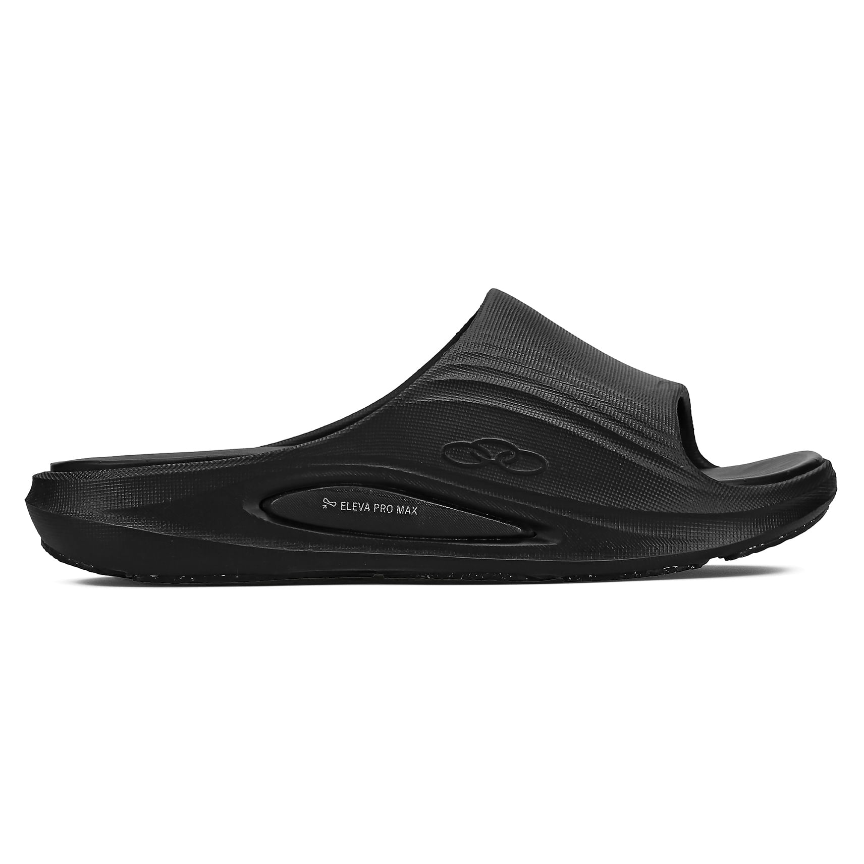 Chinelo Olympikus Pleno Slide Preto em ângulo frontal mostrando design ergonômico e sola flexível